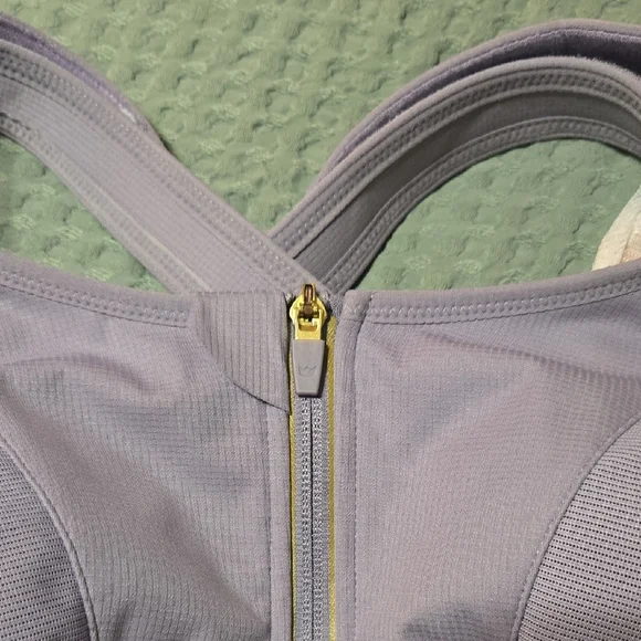 SHEFIT Lavender and White Sports Bra with Gold Logo - Brand New! - Picture 2 of 13
